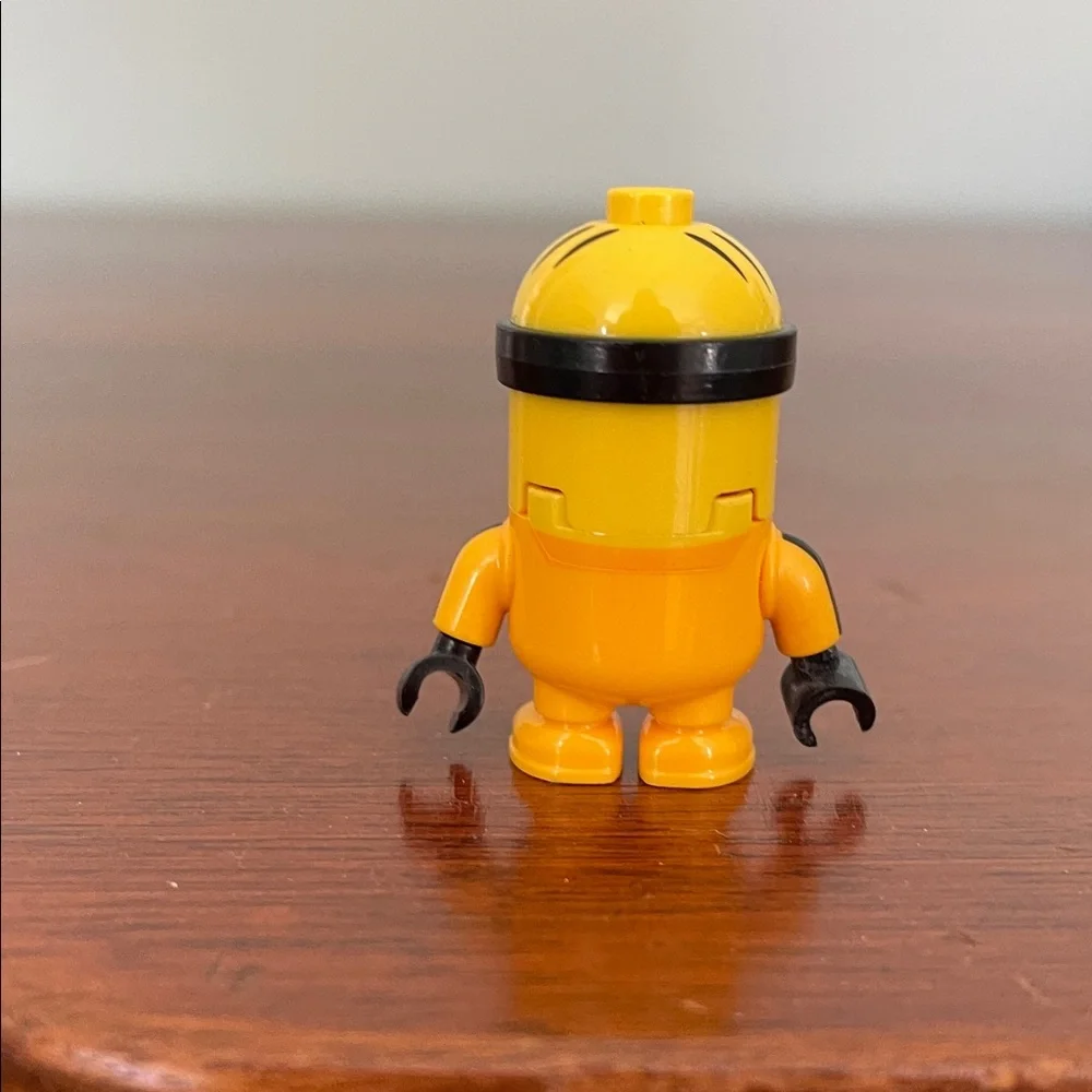 Lego Minon Stuart Mini Figure